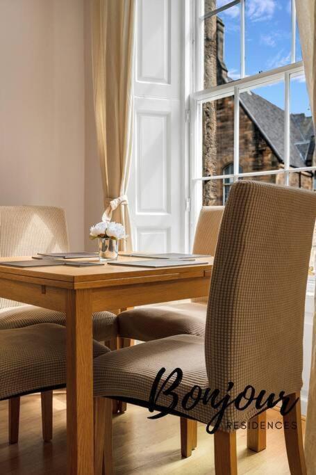 Monge Suite Old Town 2Br-1Ba, Near Royal Mile By Bonjour Residences Edinburgh Exterior foto
